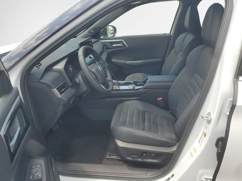 New 2026 Mitsubishi Outlander LE AWD/4WD image 12