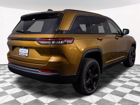 New 2026 Jeep Grand Cherokee Limited w/ Limited Altitude Package AWD/4WD image 16