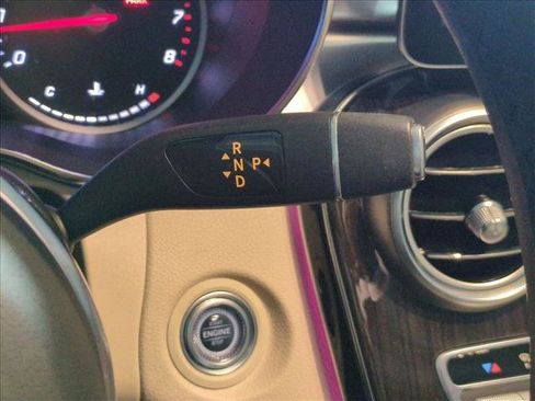 Used 2020 Mercedes-Benz GLC 300 image 12