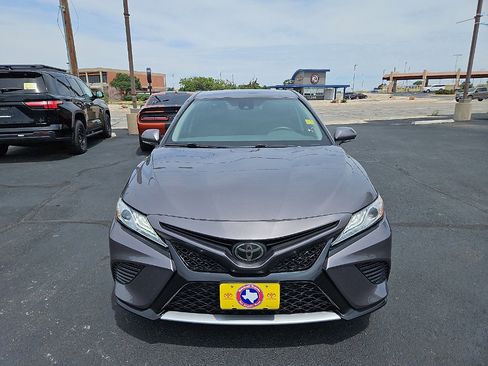 Used 2020 Toyota Camry XSE FWD image 8