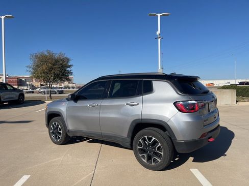 Used 2020 Jeep Compass Trailhawk image 4