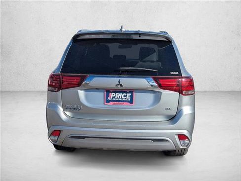 Used 2022 Mitsubishi Outlander SEL image 6