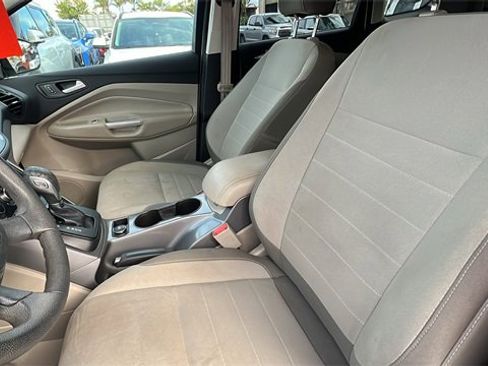 Used 2016 Ford Escape SE image 13