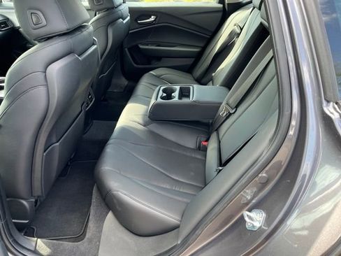 Used 2023 Acura TLX image 3