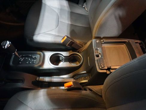 Used 2018 Jeep Wrangler Unlimited Sport S image 22