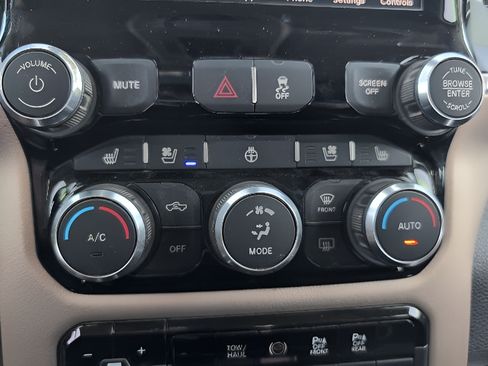 Used 2019 RAM 3500 Laramie AWD/4WD image 14
