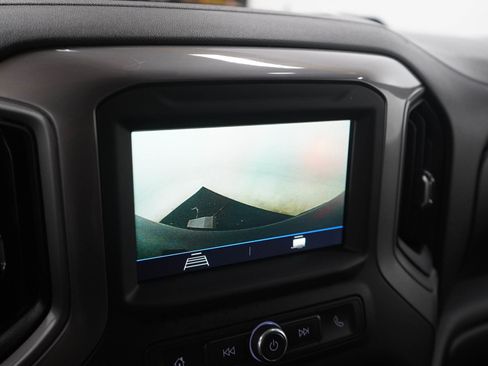 Used 2019 Chevrolet Silverado 1500 Custom Trail Boss AWD/4WD image 21