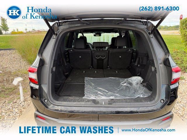 Used 2025 Honda Pilot Black Edition image 10