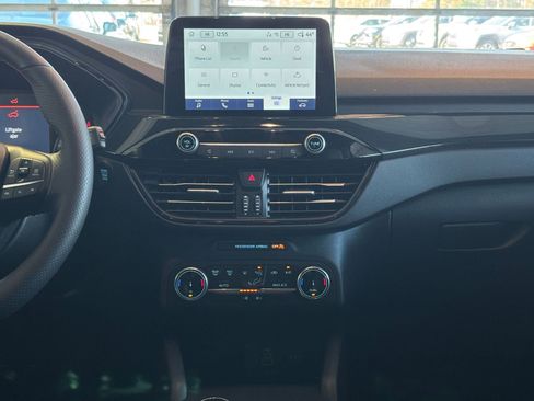 Used 2025 Ford Escape ST-Line image 18