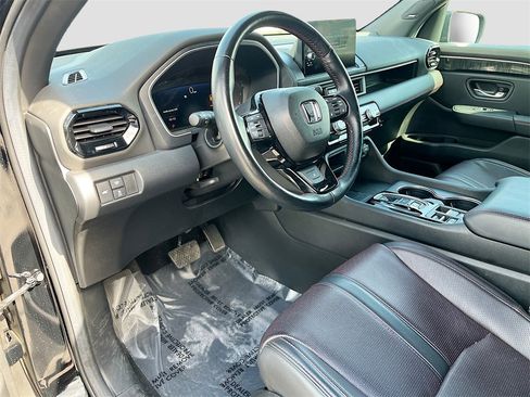 Used 2025 Honda Pilot Black Edition image 9