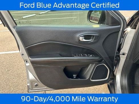 Used 2018 Jeep Compass Limited w/ Navigation Group AWD/4WD image 12
