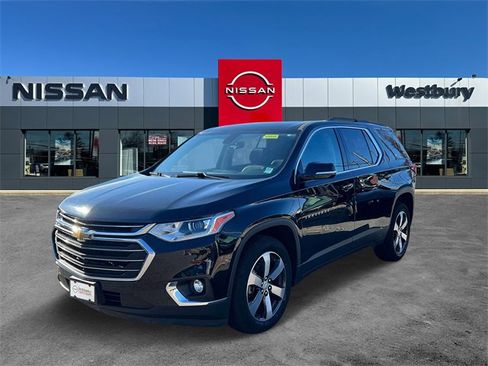 Used 2019 Chevrolet Traverse LT w/ LT Premium Package image 4