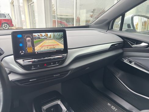 Used 2021 Volkswagen ID.4 Pro image 13