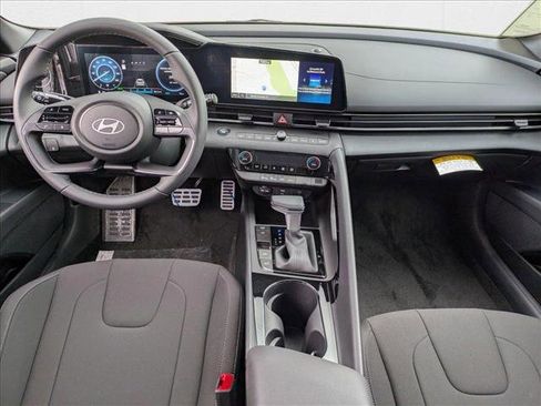 New 2025 Hyundai Elantra SEL image 14