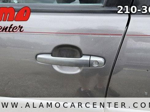 Used 2005 Pontiac Vibe w/ Power Group Value Package image 10