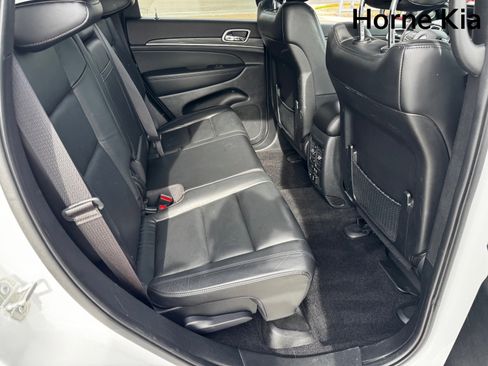 Used 2022 Jeep Grand Cherokee Limited image 25