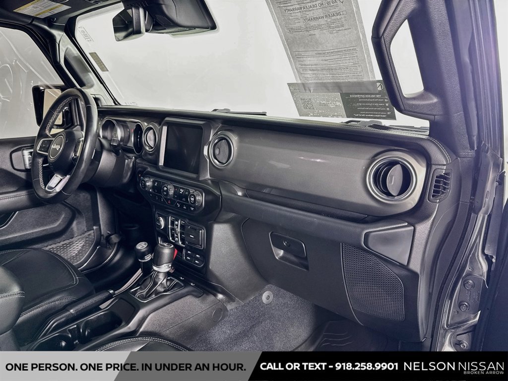 Used 2022 Jeep Wrangler Unlimited Sahara w/ Dual Top Group AWD/4WD image 29