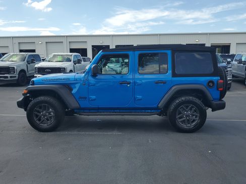 Used 2024 Jeep Wrangler Sport S image 6