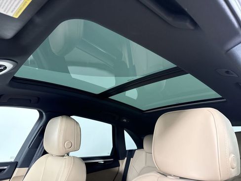 Certified 2022 Porsche Macan AWD/4WD image 41