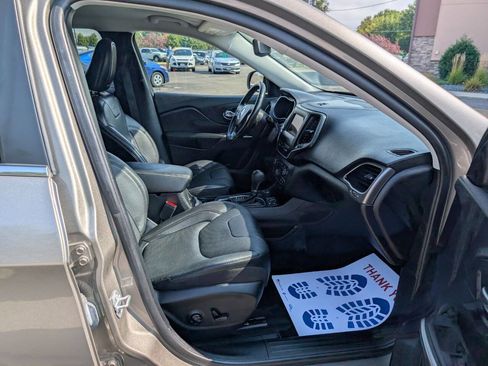 Used 2021 Jeep Cherokee Latitude Lux image 11