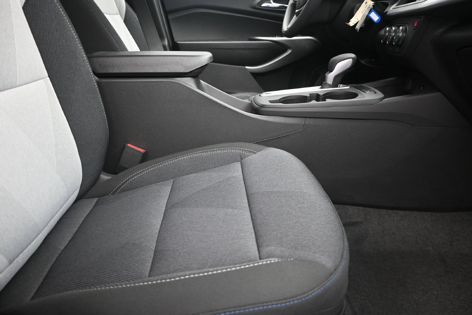 New 2026 Chevrolet Trax LS w/ LS Convenience Package FWD image 24