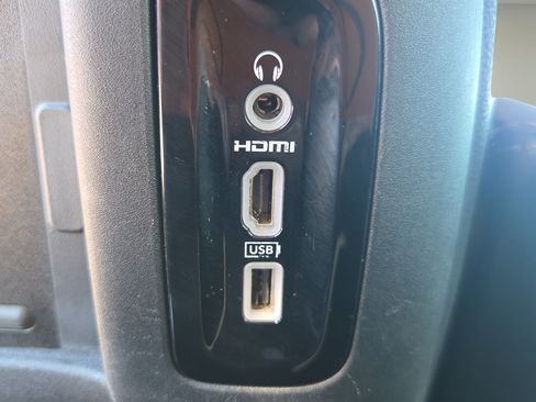 Used 2020 Chrysler Pacifica Touring-L Plus FWD image 28