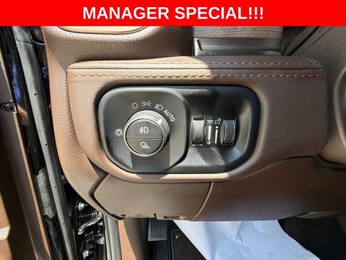 Used 2025 RAM 2500 Limited AWD/4WD image 23