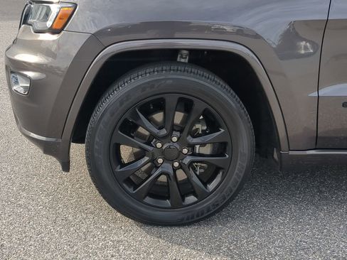 Used 2021 Jeep Grand Cherokee Laredo X image 19