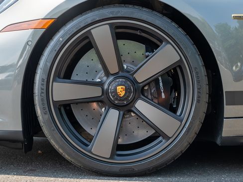 Used 2026 Porsche 911 Carrera GTS RWD image 12