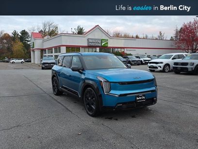 New 2026 Kia EV9 Land