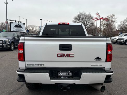 Used 2018 GMC Sierra 3500 Denali w/ Suspension Package, Off-Road AWD/4WD image 8