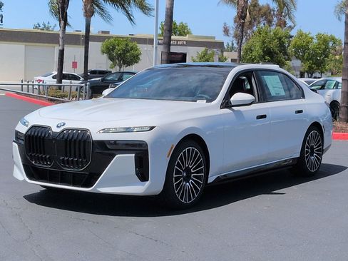 New 2026 BMW i7 xDrive60 w/ Executive Package AWD/4WD image 5