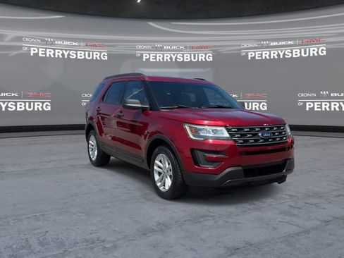 Used 2017 Ford Explorer FWD image 2