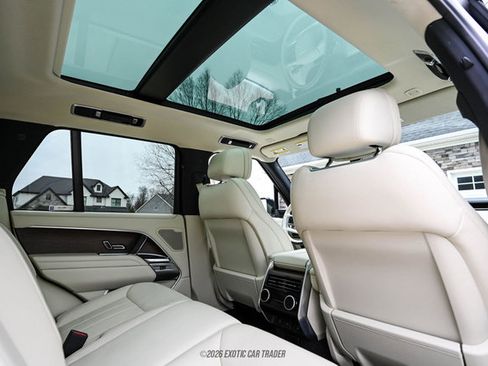 Used 2025 Land Rover Range Rover SE image 39
