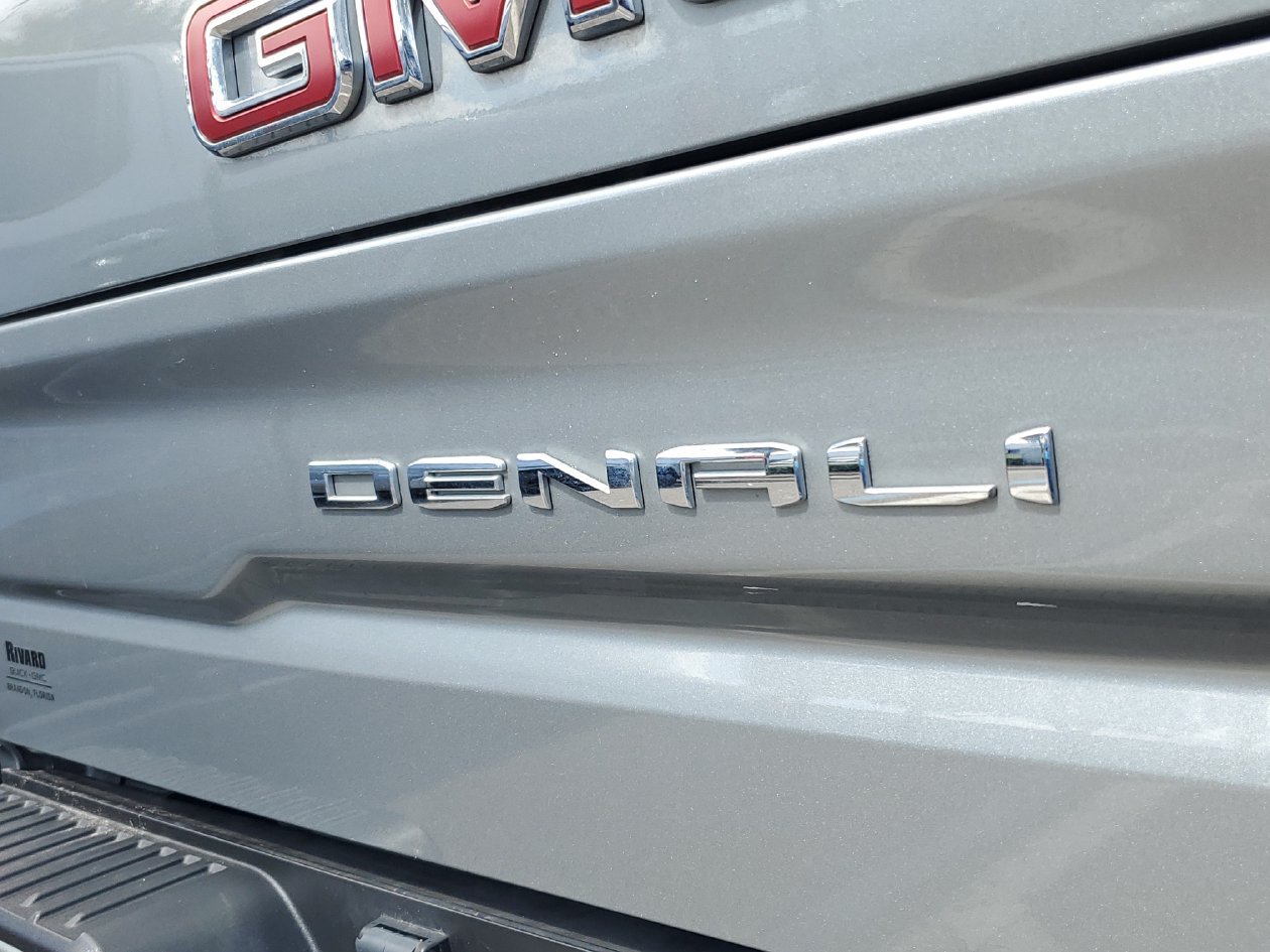 Used 2025 GMC Sierra 1500 Denali AWD/4WD image 8