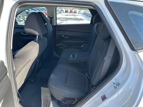 Certified 2025 Hyundai Tucson SE image 19