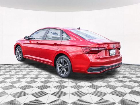 Certified 2023 Volkswagen Jetta SE FWD image 5