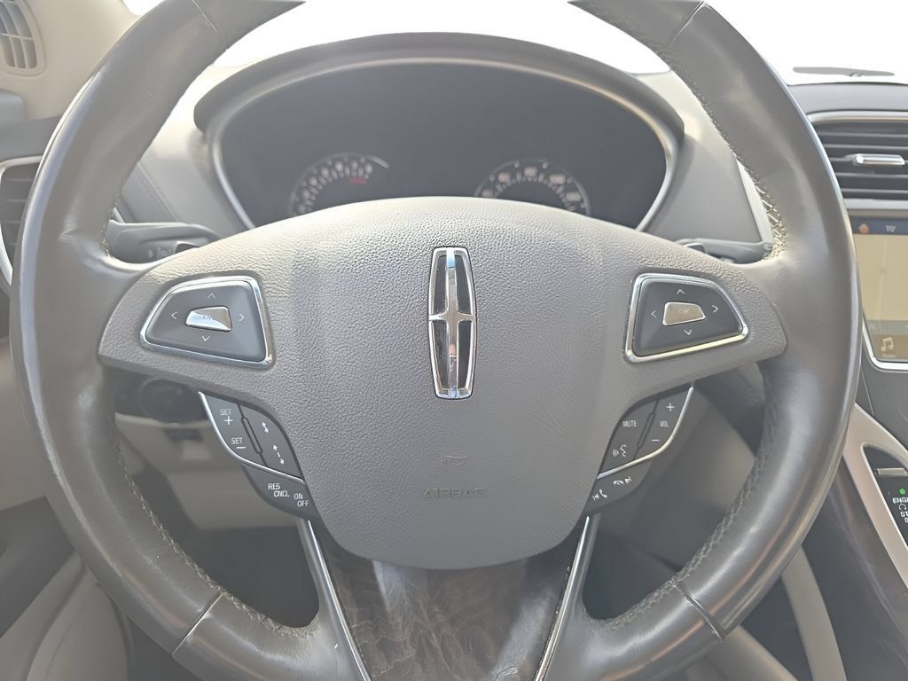 Used 2017 Lincoln MKX Reserve w/ Driver Assistance Package AWD/4WD image 12
