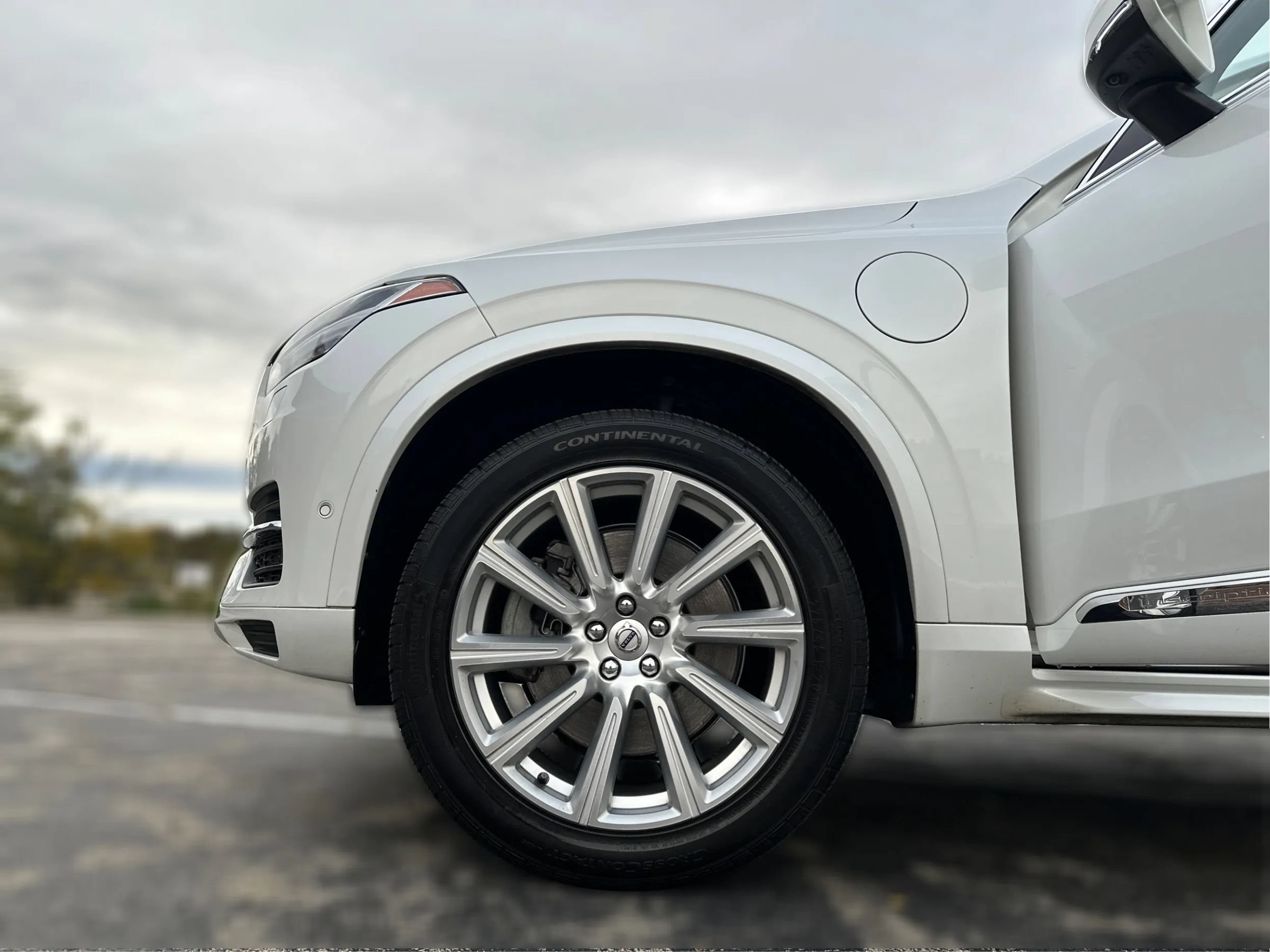 Used 2017 Volvo XC90 T8 Inscription w/ Vision Package AWD/4WD image 19