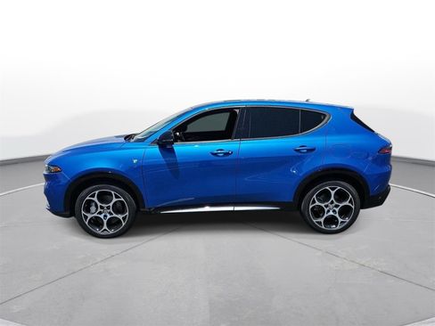 Used 2024 Alfa Romeo Tonale Ti w/ Premium Interior Package AWD/4WD image 9