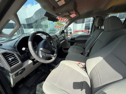 Used 2017 Ford F350 XL w/ Power Equipment Group AWD/4WD image 4