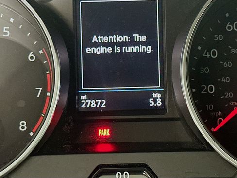 Used 2021 Volkswagen Tiguan SE FWD image 18