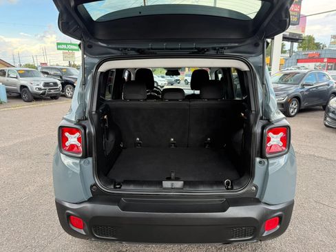 Used 2016 Jeep Renegade Latitude AWD/4WD image 26