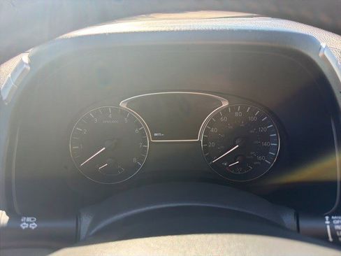 Used 2019 Nissan Pathfinder SV image 21