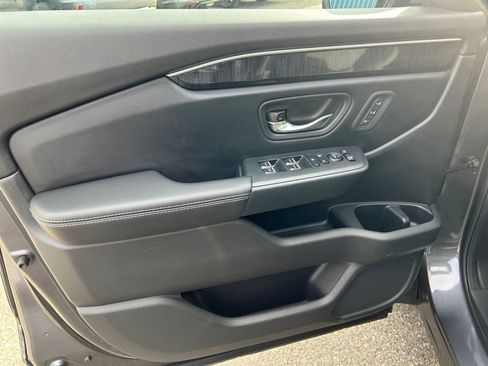 Used 2023 Honda Pilot Elite image 21