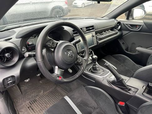 Used 2024 Toyota GR86 Premium image 7