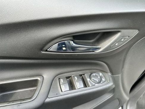 Used 2023 Chevrolet Equinox RS FWD image 23