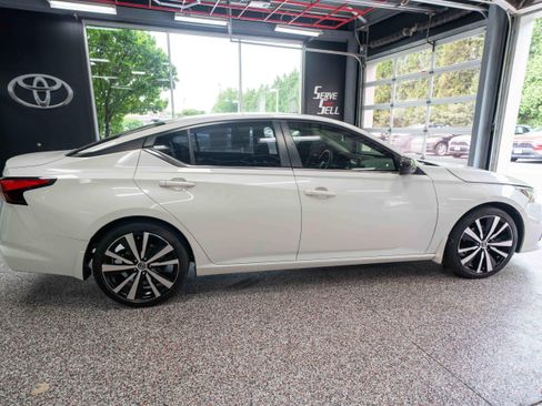 Used 2022 Nissan Altima 2.5 SR FWD image 4
