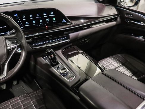 Used 2023 Cadillac Escalade Sport Platinum w/ LPO, ONYX Package AWD/4WD image 22