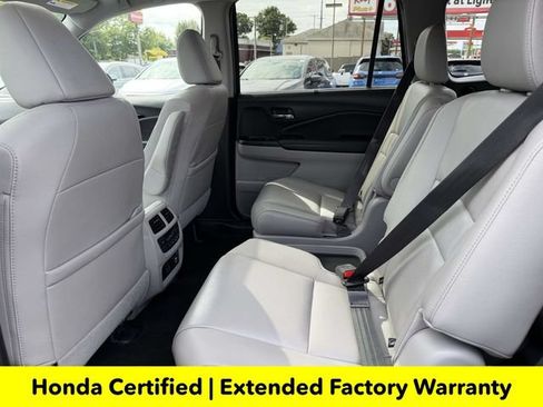 Certified 2022 Honda Pilot Touring image 9